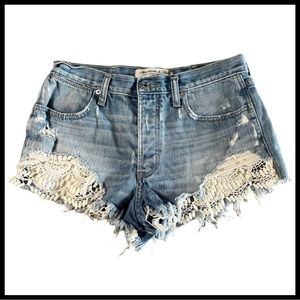 ABERCROMBIE & FITCH Festival High-Rise Jean Short